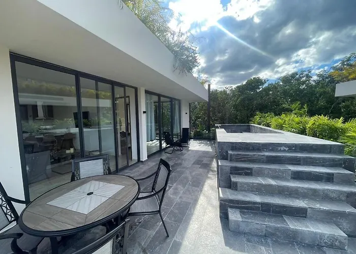 Luxury Jungle With Private Pool In At Mistiq Temple Ii Apartment